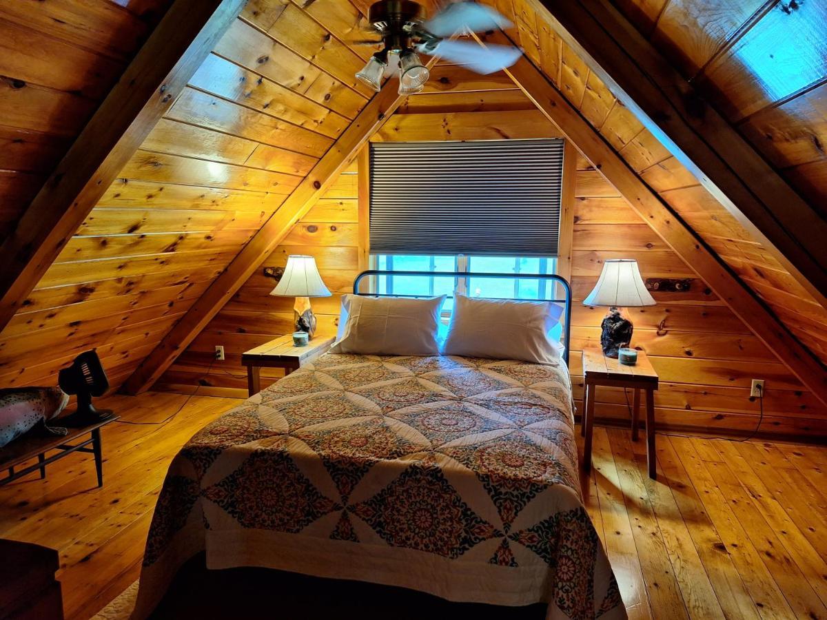Neshannock Creekside Log Cabin Volant Exterior photo