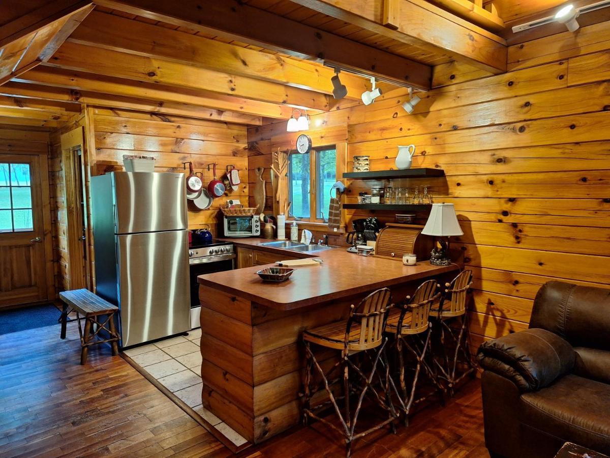 Neshannock Creekside Log Cabin Volant Exterior photo